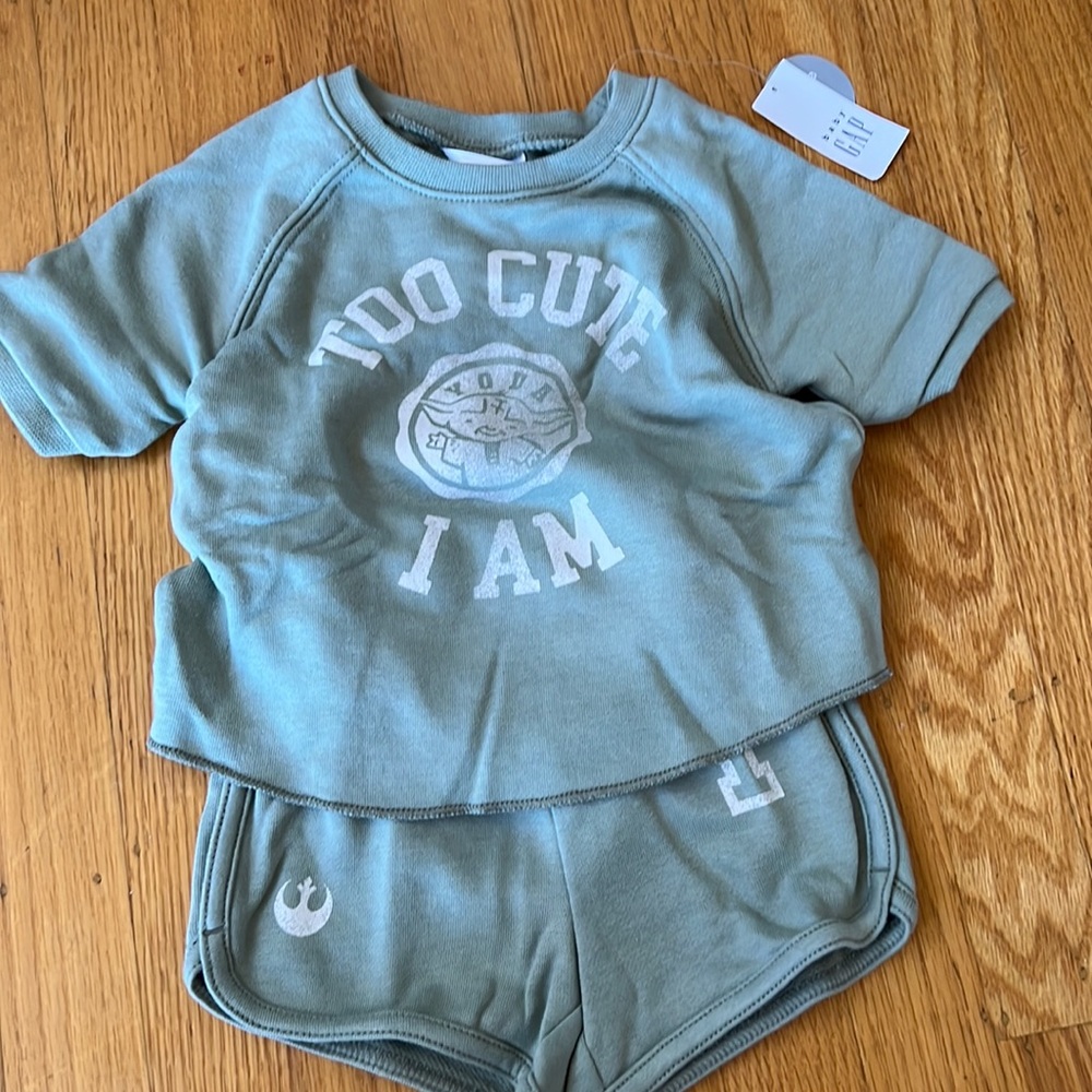 NWT Star Wars Baby Yoda Grogu Outfit Set Size Size 12-18 Months!